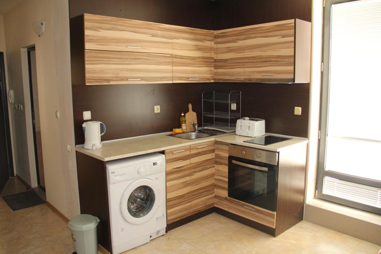 Ivtour Apartments In Yalta Complex غولدن ساندز المظهر الخارجي الصورة