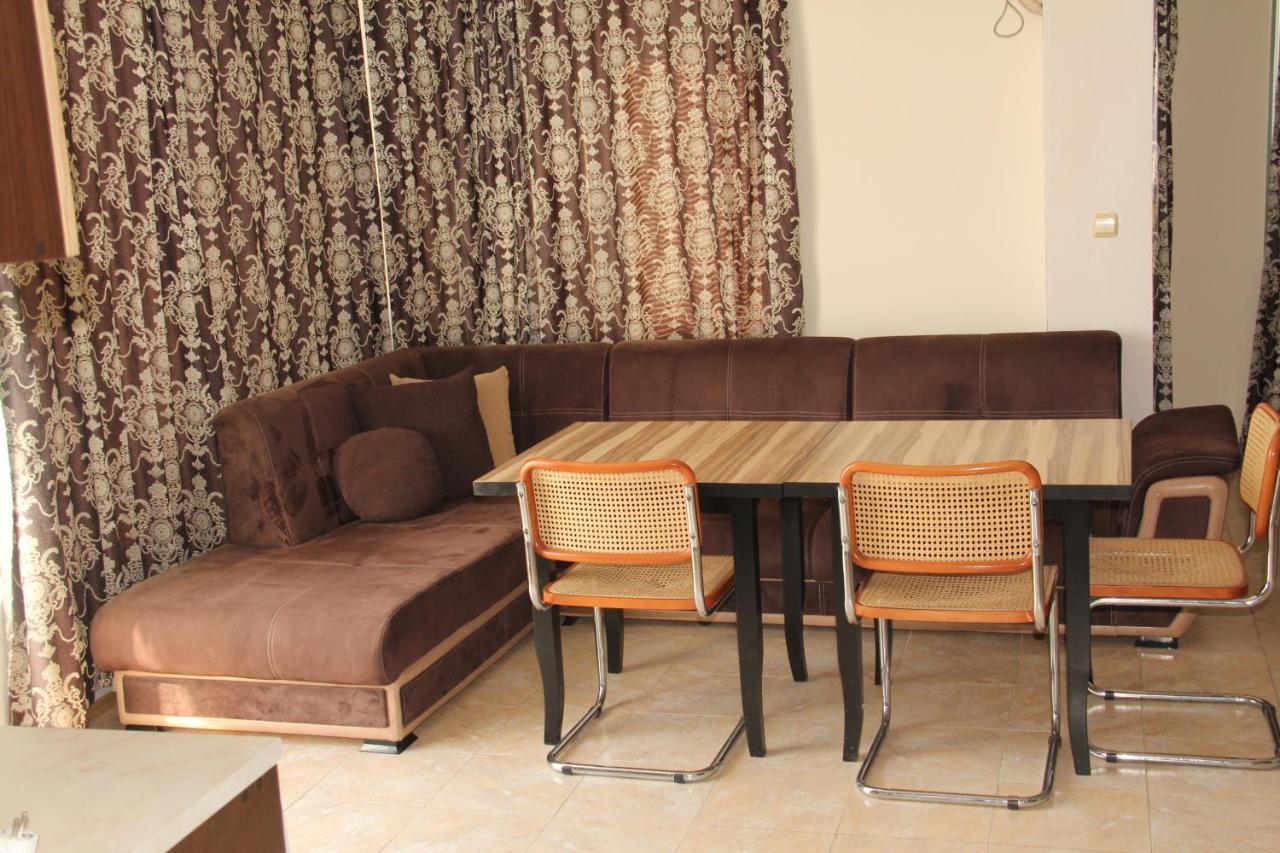 Ivtour Apartments In Yalta Complex غولدن ساندز المظهر الخارجي الصورة
