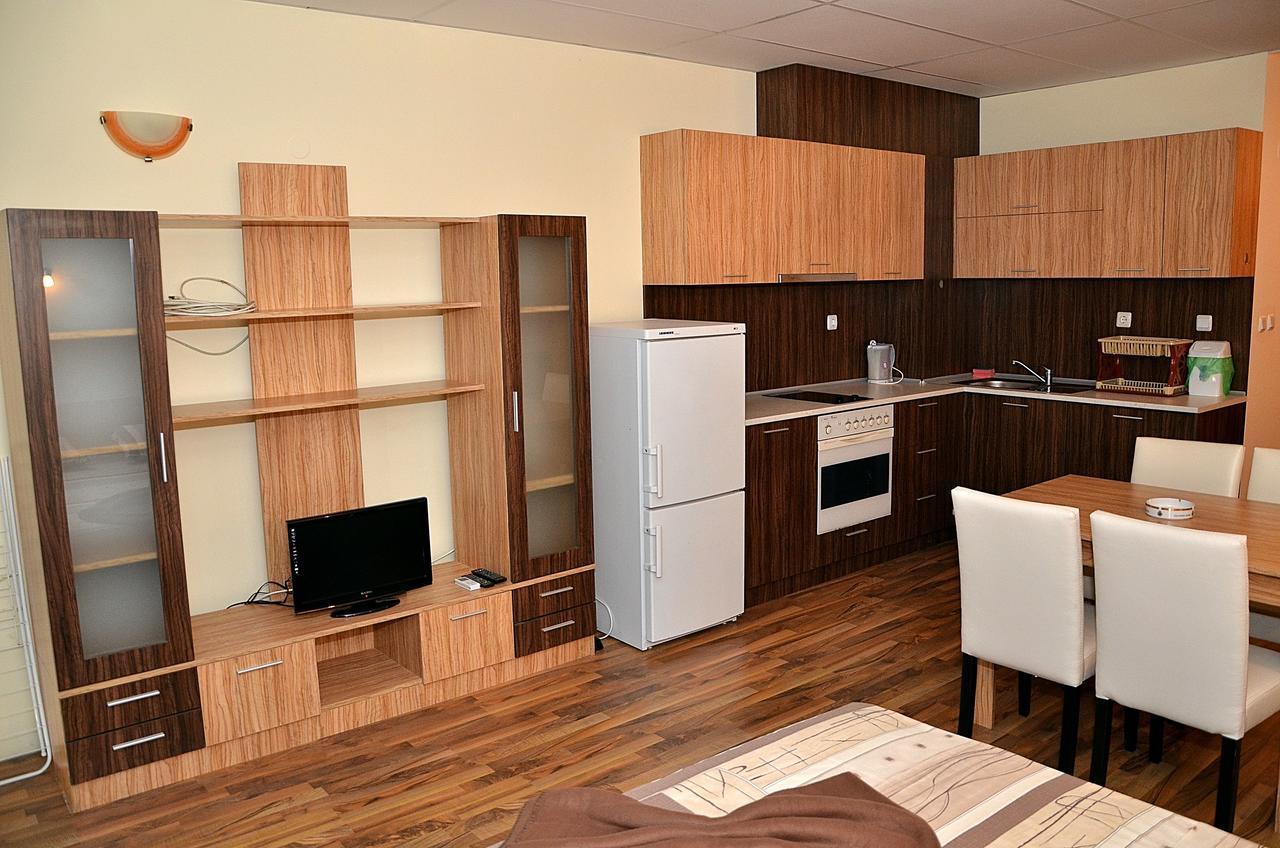 Ivtour Apartments In Yalta Complex غولدن ساندز الغرفة الصورة